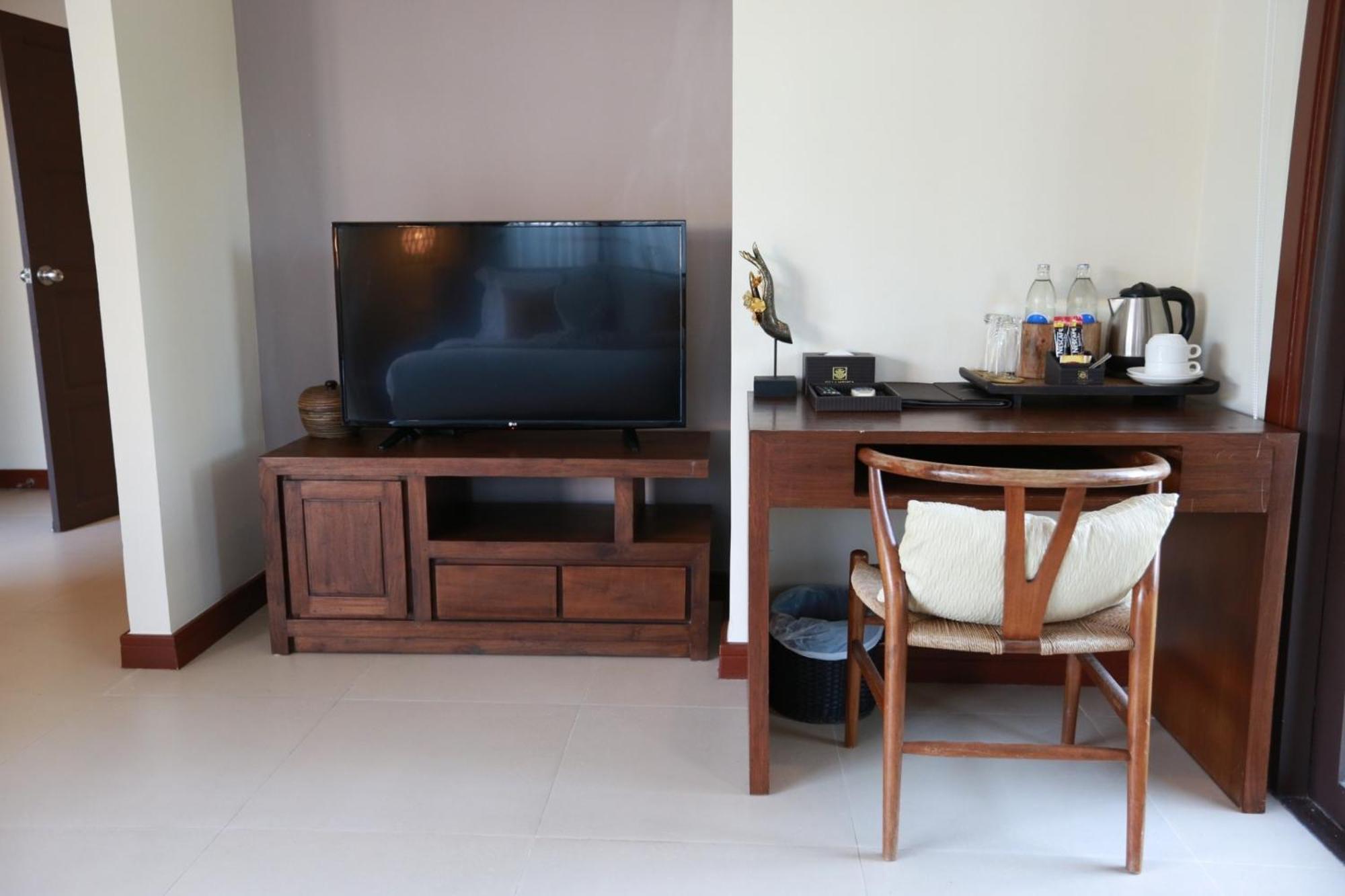 Ozone Villa Phuket Pa Khlok Exterior photo